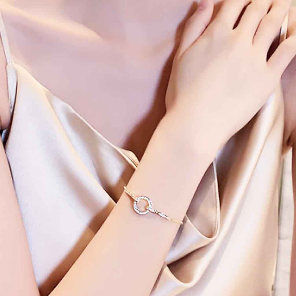 Circle Design Drawstring Bracelet in Gold – Minimal Adjustable Chain Bracelet | Worth A Million