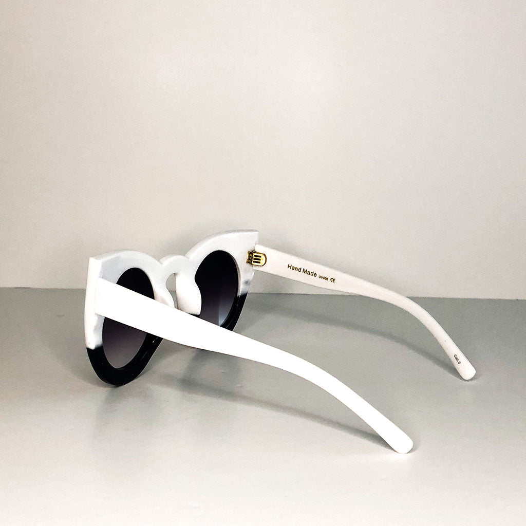 Oversized Cat Eye Sunglasses in black and white