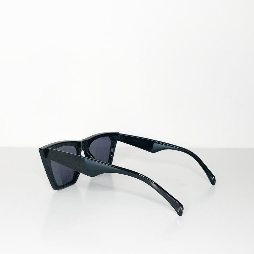 Square Sunglasses in black